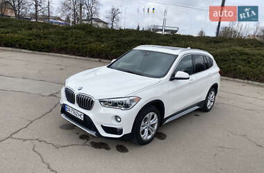 Позашляховик / Кросовер BMW X1 2019 в 
