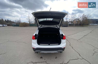 Позашляховик / Кросовер BMW X1 2019 в 