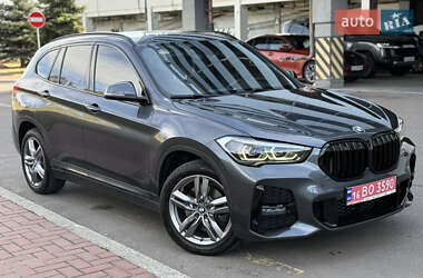 Внедорожник / Кроссовер BMW X1 2021 в Киеве