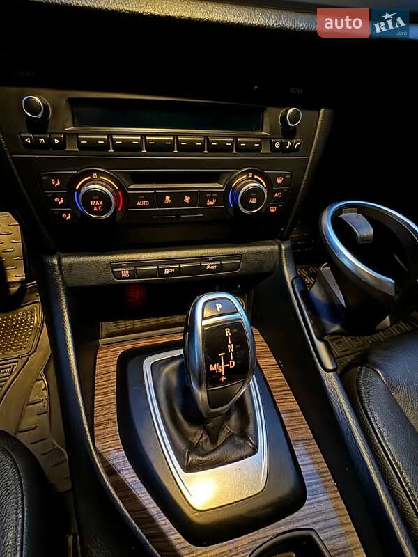 Внедорожник / Кроссовер BMW X1 2014 в Ужгороде