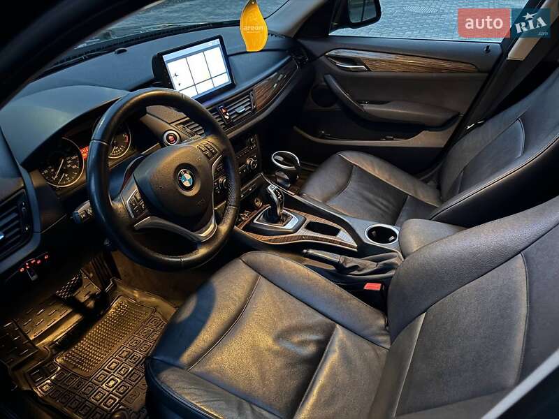 Внедорожник / Кроссовер BMW X1 2014 в Ужгороде