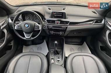 Позашляховик / Кросовер BMW X1 2017 в 