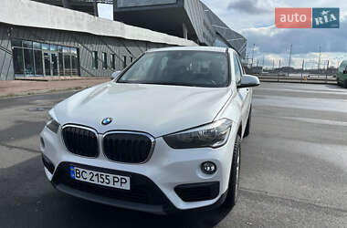 Внедорожник / Кроссовер BMW X1 2015 в 