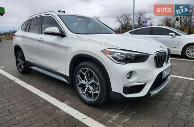 Позашляховик / Кросовер BMW X1 2019 в 