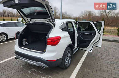 Позашляховик / Кросовер BMW X1 2019 в 