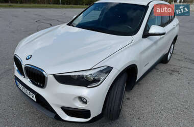 Внедорожник / Кроссовер BMW X1 2015 в 