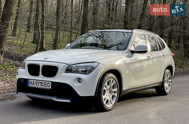 Позашляховик / Кросовер BMW X1 2011 в 