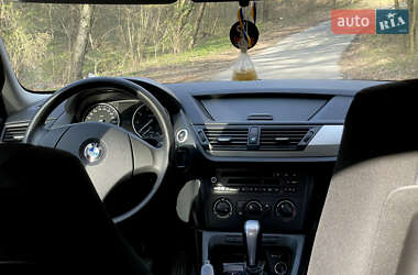 Позашляховик / Кросовер BMW X1 2011 в 