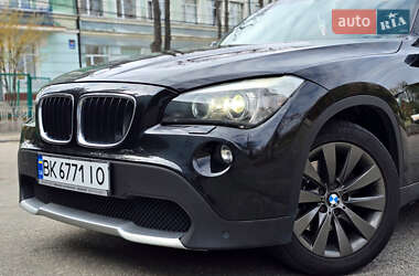 Позашляховик / Кросовер BMW X1 2011 в 