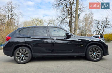Позашляховик / Кросовер BMW X1 2011 в 