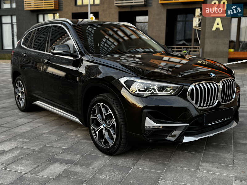 Внедорожник / Кроссовер BMW X1 2019 в 