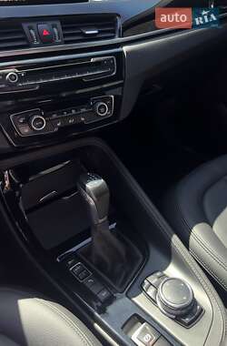 Внедорожник / Кроссовер BMW X1 2015 в 