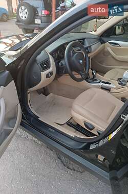 Внедорожник / Кроссовер BMW X1 2014 в 