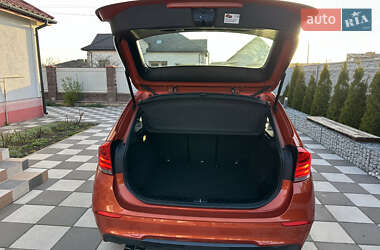 Позашляховик / Кросовер BMW X1 2013 в 