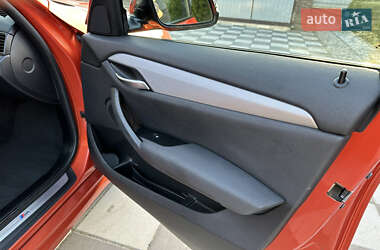 Позашляховик / Кросовер BMW X1 2013 в 