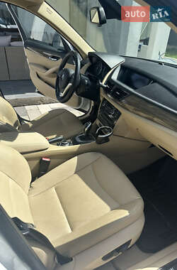 Внедорожник / Кроссовер BMW X1 2013 в 