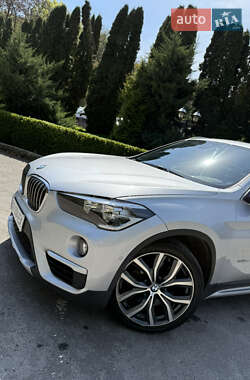 Внедорожник / Кроссовер BMW X1 2015 в 