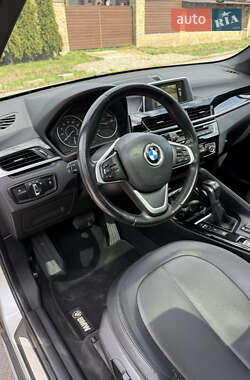 Внедорожник / Кроссовер BMW X1 2015 в 