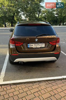 Внедорожник / Кроссовер BMW X1 2011 в 