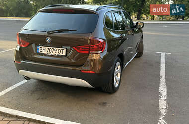 Внедорожник / Кроссовер BMW X1 2011 в 
