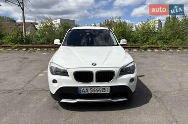 Позашляховик / Кросовер BMW X1 2011 в 