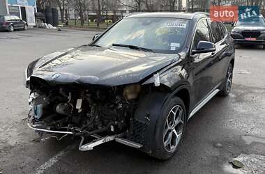 Позашляховик / Кросовер BMW X1 2018 в 
