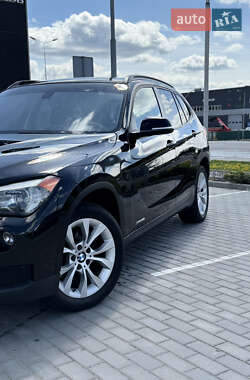 Позашляховик / Кросовер BMW X1 2014 в 