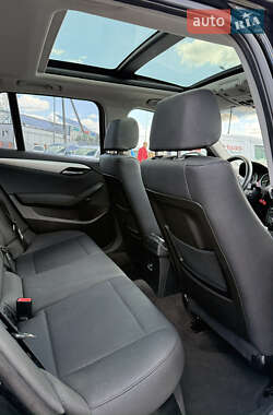 Позашляховик / Кросовер BMW X1 2014 в 