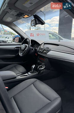 Позашляховик / Кросовер BMW X1 2014 в 
