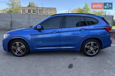 Позашляховик / Кросовер BMW X1 2016 в 