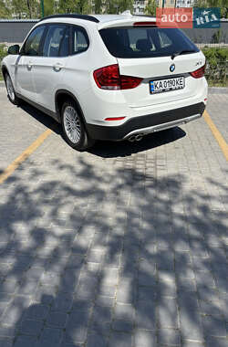 Внедорожник / Кроссовер BMW X1 2013 в 