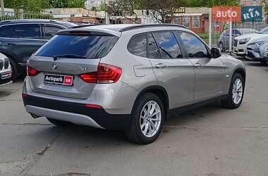 Позашляховик / Кросовер BMW X1 2010 в 