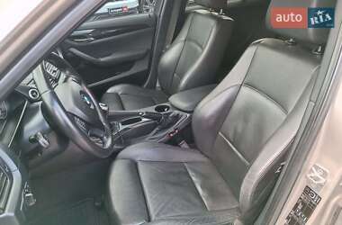 Позашляховик / Кросовер BMW X1 2010 в 