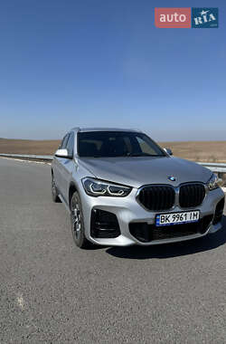 Внедорожник / Кроссовер BMW X1 2020 в 