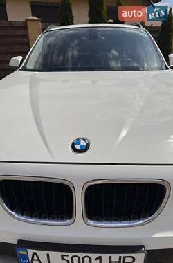Позашляховик / Кросовер BMW X1 2015 в 