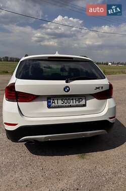Позашляховик / Кросовер BMW X1 2015 в 