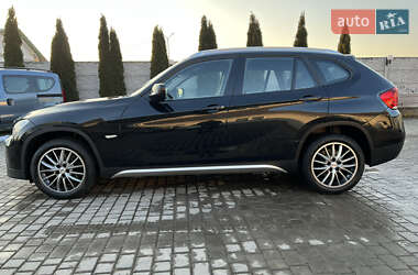 Позашляховик / Кросовер BMW X1 2011 в 