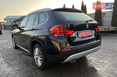 Позашляховик / Кросовер BMW X1 2011 в 