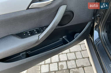 Позашляховик / Кросовер BMW X1 2011 в 