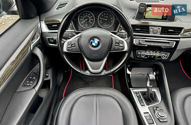 Внедорожник / Кроссовер BMW X1 2015 в 