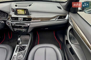 Внедорожник / Кроссовер BMW X1 2015 в 