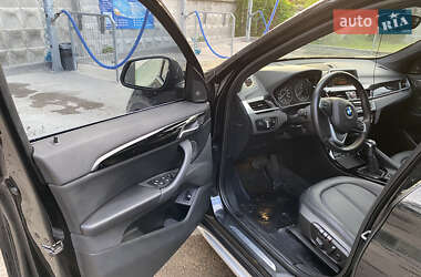Позашляховик / Кросовер BMW X1 2015 в 