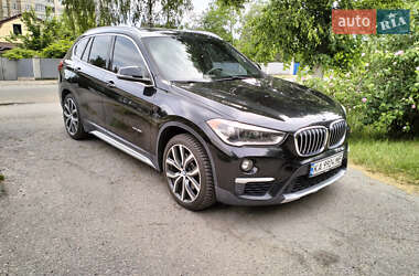 Позашляховик / Кросовер BMW X1 2015 в 
