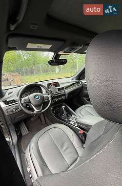 Позашляховик / Кросовер BMW X1 2016 в 