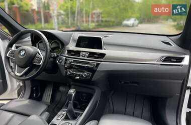 Позашляховик / Кросовер BMW X1 2019 в 