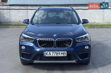 Позашляховик / Кросовер BMW X1 2018 в 