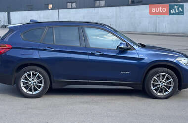Позашляховик / Кросовер BMW X1 2018 в 