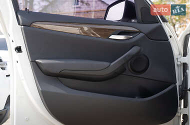 Позашляховик / Кросовер BMW X1 2013 в 