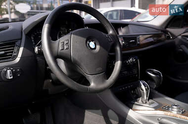 Позашляховик / Кросовер BMW X1 2013 в 