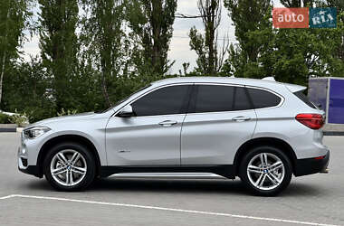 Внедорожник / Кроссовер BMW X1 2015 в 